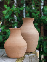 Load image into Gallery viewer, Terracotta pot
