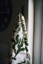 Load image into Gallery viewer, Seaweed tea towel
